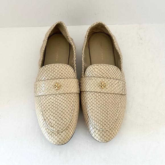 Tory Burch Ballet Loafer Flats Shoes Snakeskin Leather Gold Logo Beige Size 5.5 - Picture 3 of 16